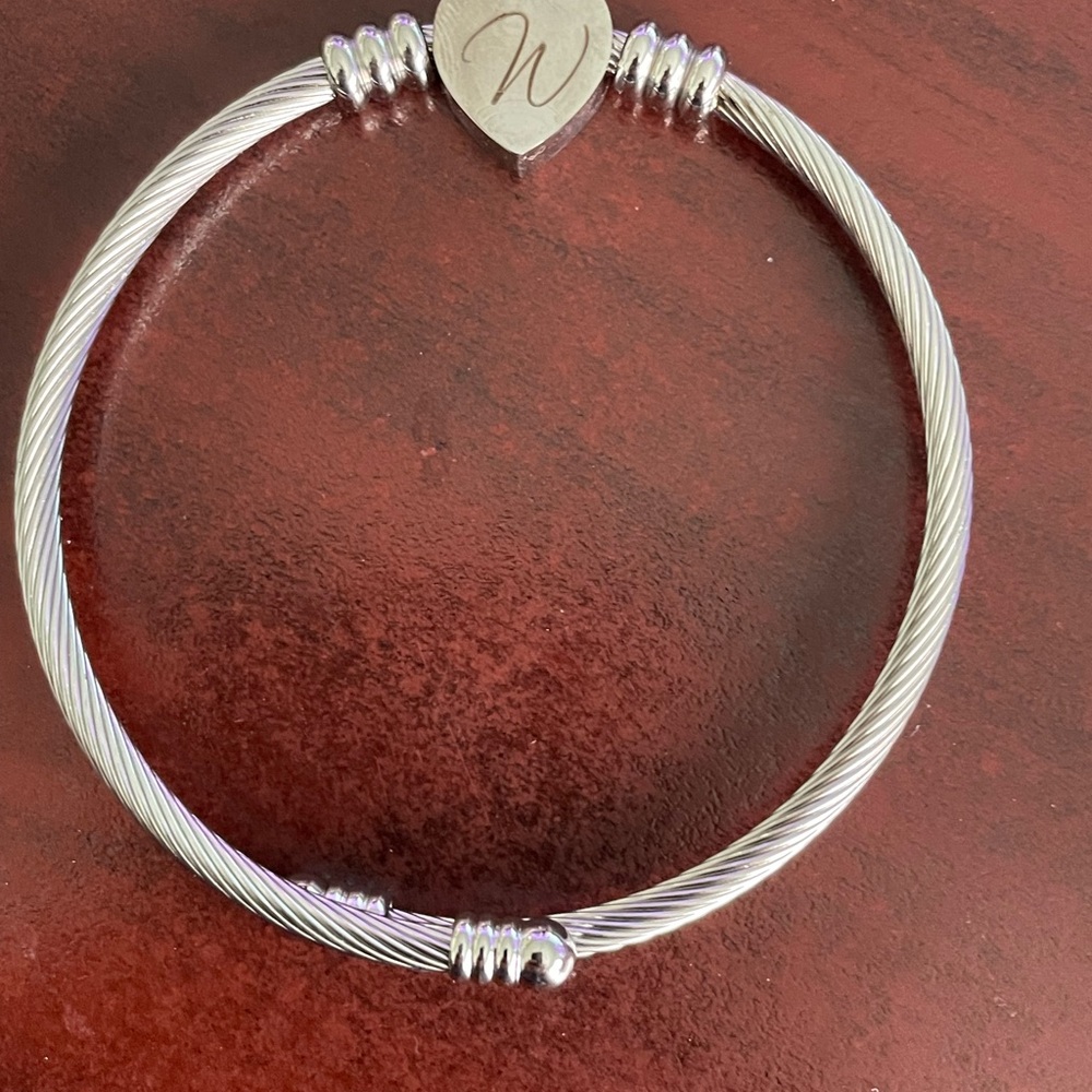 Silver‎ Heart Initial Bracelet - Letter "W"